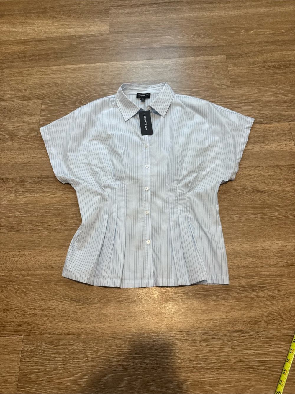 NWT Kenneth Cole Women’s Blouse Size Light/Medium Blue White Striped Pleated